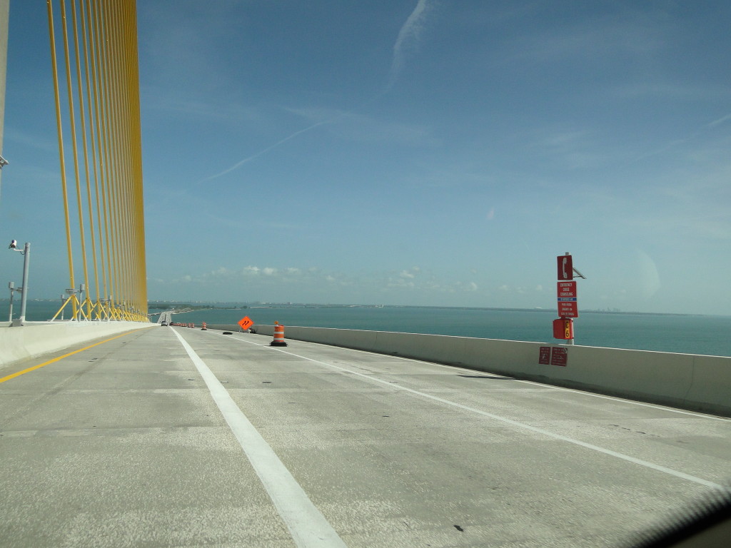 pic of New Sunshine Skyway