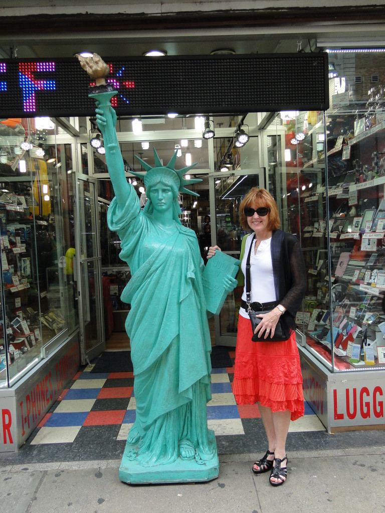 pic of kathy and statue of liberty model