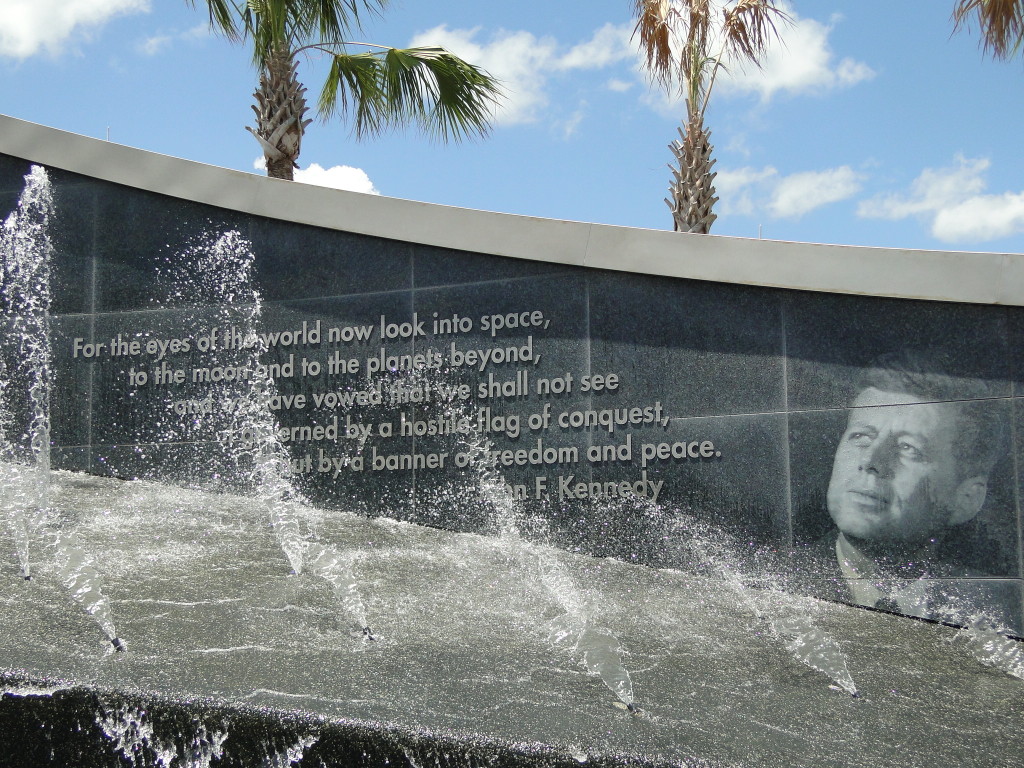 Pic Fountain at entrance to Kennedy Space Center